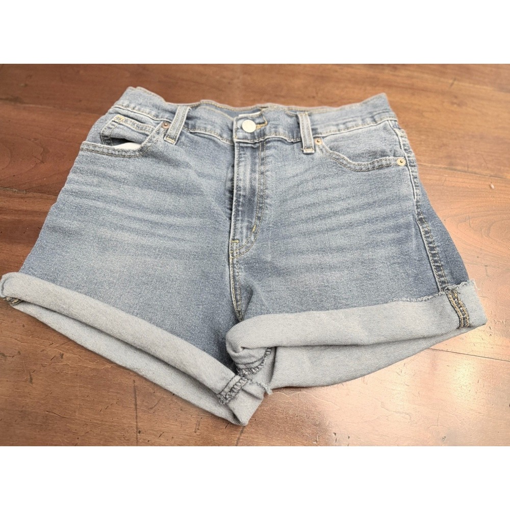 Levis Womens Mid Length Denim Shorts Light Wash Blue Cuffed Size 26